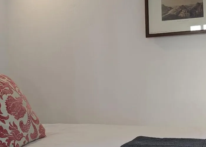 Entire Hosted By Noam Casa rural *